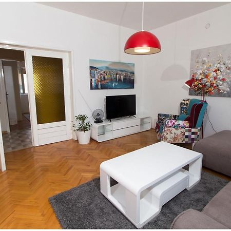 Large Apartment Between Split And Trogir Kaštela Εξωτερικό φωτογραφία