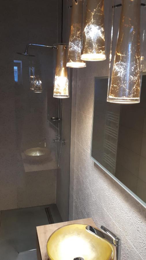 Large Apartment Between Split And Trogir Kaštela Εξωτερικό φωτογραφία