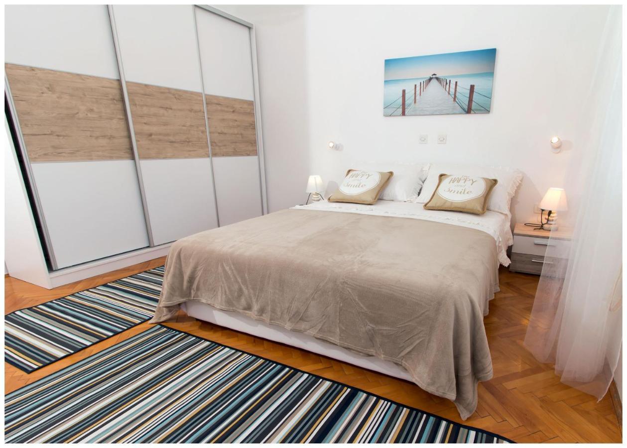 Large Apartment Between Split And Trogir Kaštela Εξωτερικό φωτογραφία
