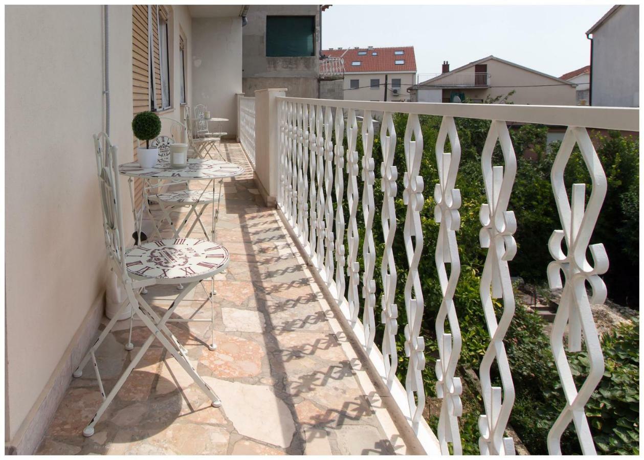 Large Apartment Between Split And Trogir Kaštela Εξωτερικό φωτογραφία