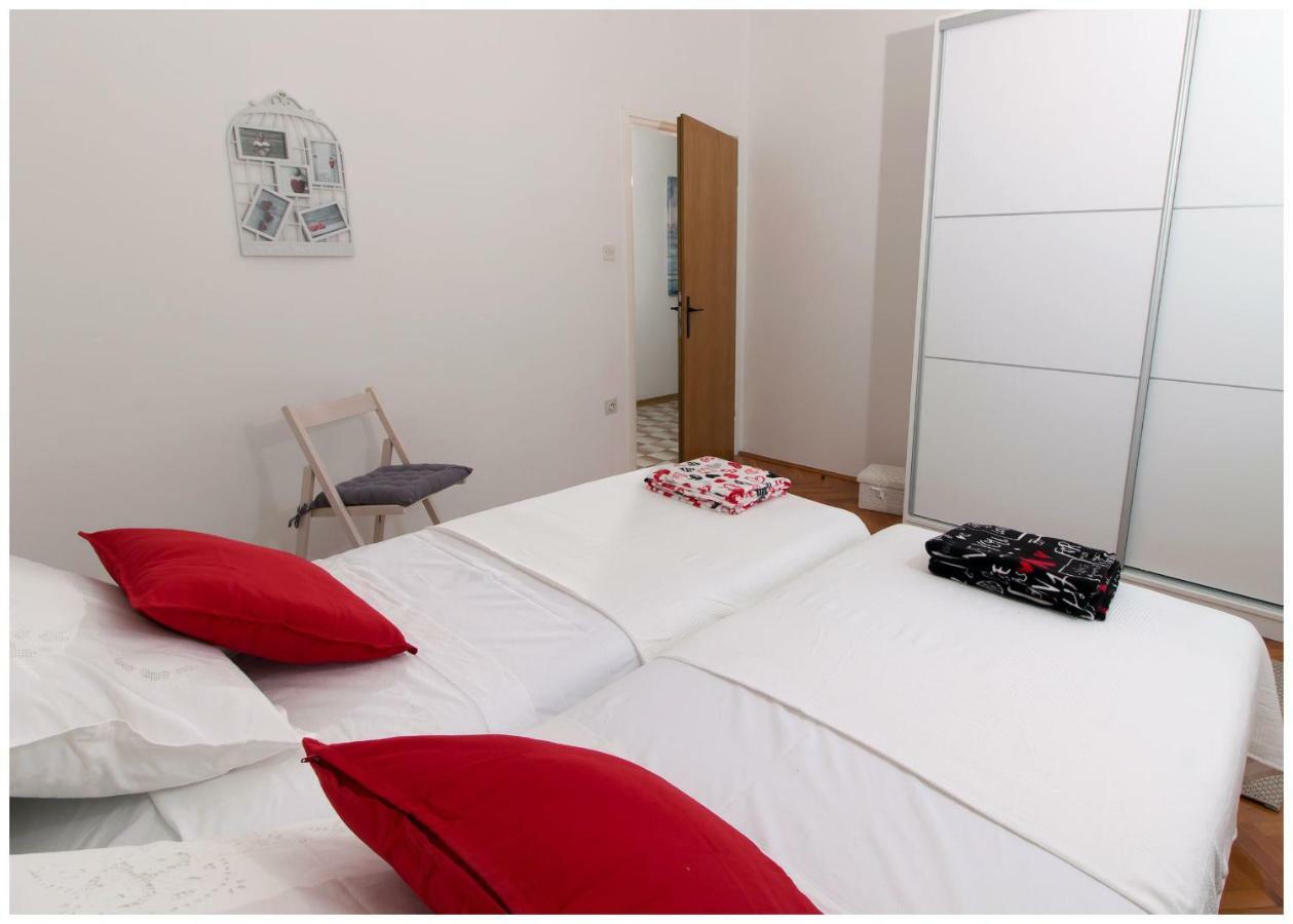 Large Apartment Between Split And Trogir Kaštela Εξωτερικό φωτογραφία