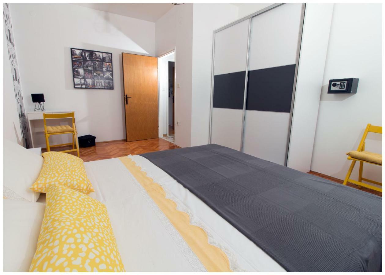 Large Apartment Between Split And Trogir Kaštela Εξωτερικό φωτογραφία